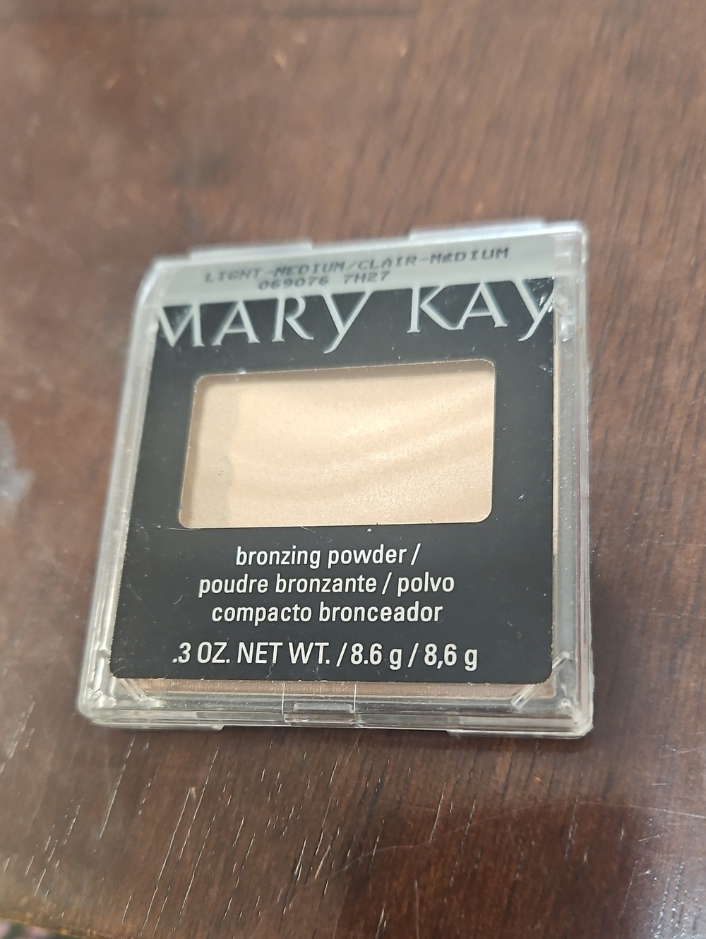 Mary Kay Bronzing Powder - Light Beige Shimmer